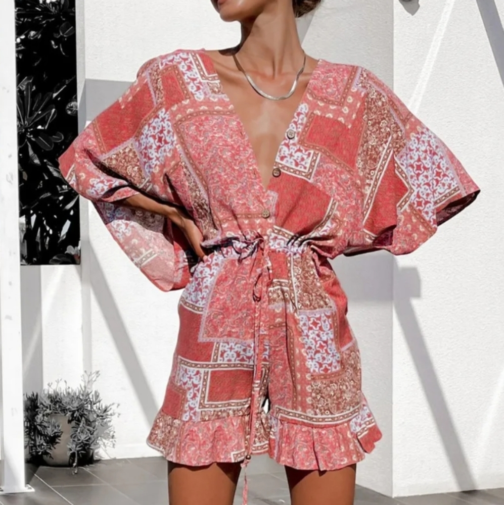 S or XL Bohemian Vibes Deep V Beautiful floral Flutter Sleeve Romper - Picture 3 of 3